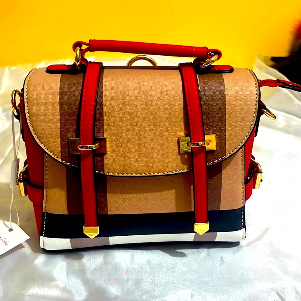 New beautiful purse, brand fabriano Italia for more details see the pictures pls